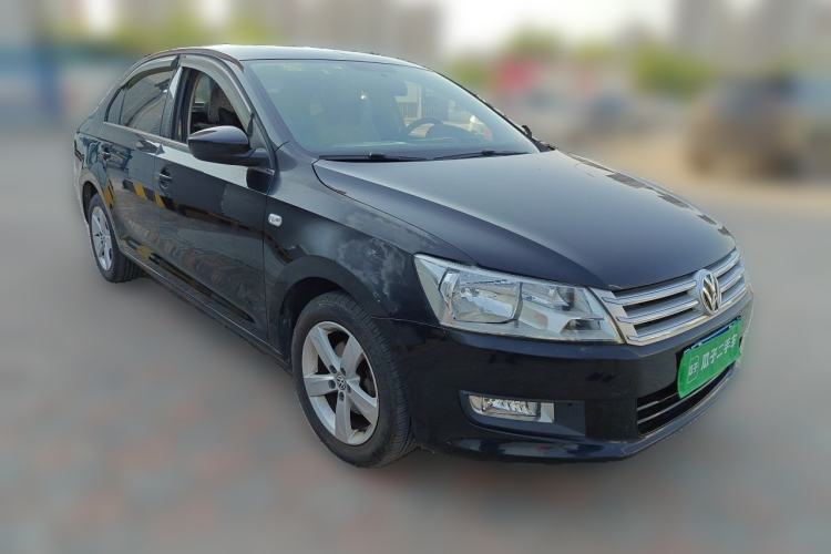 Used Volkswagen Santana 2015 1.6L Manual Comfort Edition Front Right 45 Deg