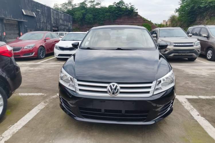 Used Volkswagen Santana 2015 1.4L Manual Fashion Edition Front