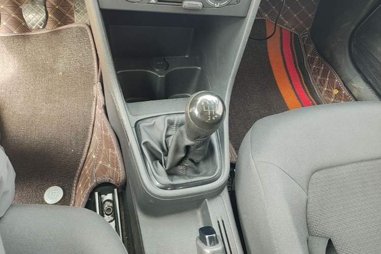Used Volkswagen Santana 2015 1.6L Manual Fashion Edition Gear Lever