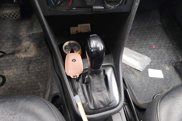 Used Volkswagen Santana 2015 1.6L Automatic Fashion Edition Gear Lever