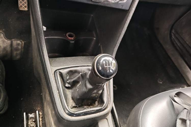Used Volkswagen Santana 2015 1.6L Manual Comfort Edition Gear Lever