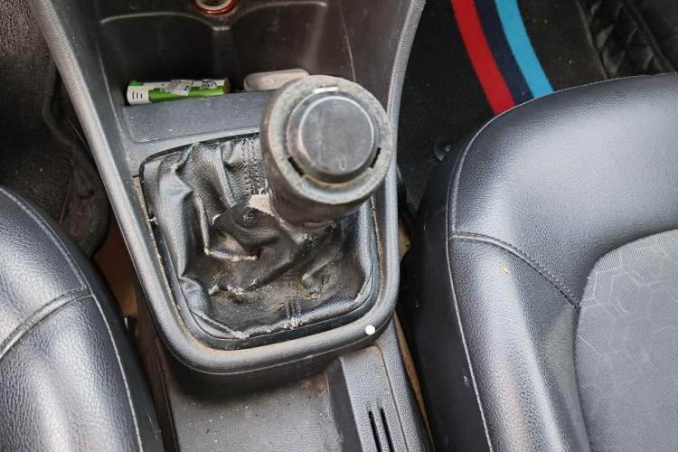 Used Volkswagen Santana 2015 1.6L Manual Comfort Edition Gear Lever