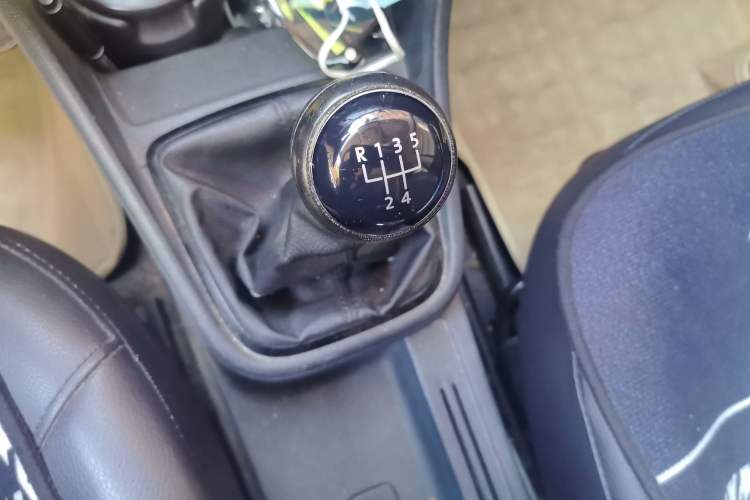 Used Volkswagen Santana 2015 1.6L Manual Comfort Edition Gear Lever