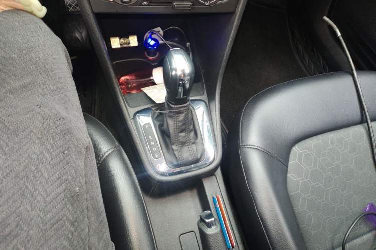 Used Volkswagen Santana 2015 1.6L Automatic Comfort Edition Gear Lever
