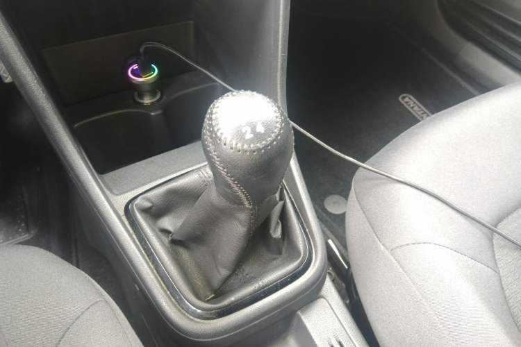 Used Volkswagen Santana 2015 1.6L Manual Fashion Edition Gear Lever