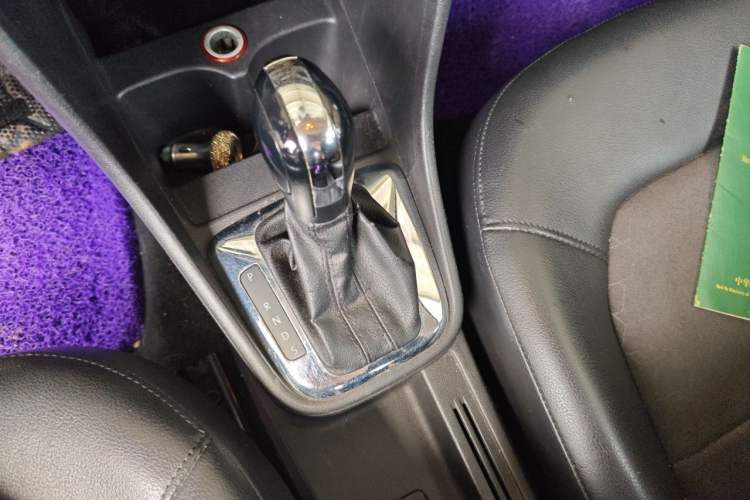 Used Volkswagen Santana 2015 1.6L Automatic Comfort Edition Gear Lever