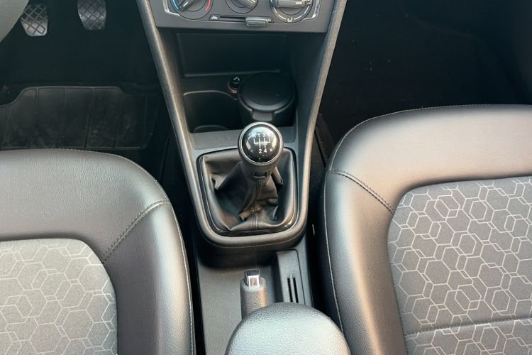 Used Volkswagen Santana 2015 1.6L Manual Comfort Edition Gear Lever