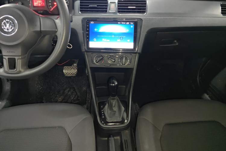 Used Volkswagen Santana 2015 1.6L Automatic Fashion Edition Gear Lever