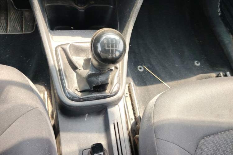 Used Volkswagen Santana 2015 1.6L Manual Fashion Edition Gear Lever
