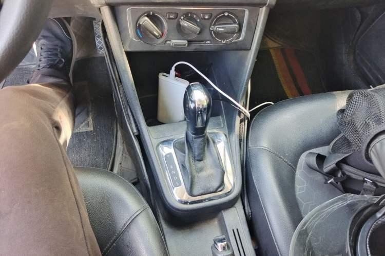 Used Volkswagen Santana 2015 1.6L Automatic Comfort Edition Gear Lever