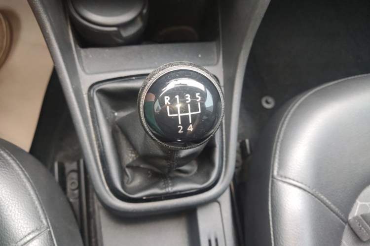 Used Volkswagen Santana 2015 1.6L Manual Comfort Edition Gear Lever