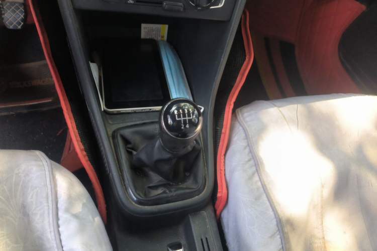 Used Volkswagen Santana 2015 1.4L Manual Comfort Edition Gear Lever