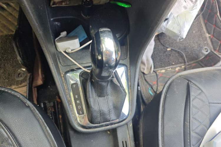 Used Volkswagen Santana 2015 1.6L Automatic Comfort Edition Gear Lever