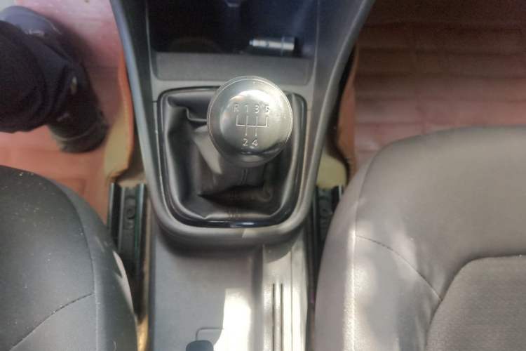 Used Volkswagen Santana 2015 1.6L Manual Fashion Edition Gear Lever