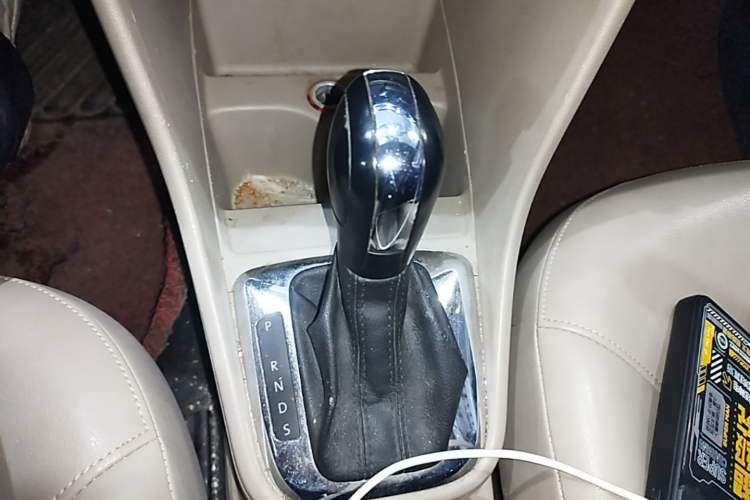 Used Volkswagen Santana 2015 1.6L Automatic Comfort Edition Gear Lever
