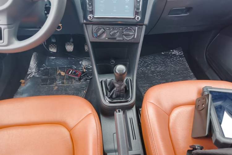 Used Volkswagen Santana 2015 1.4L Manual Fashion Edition Gear Lever