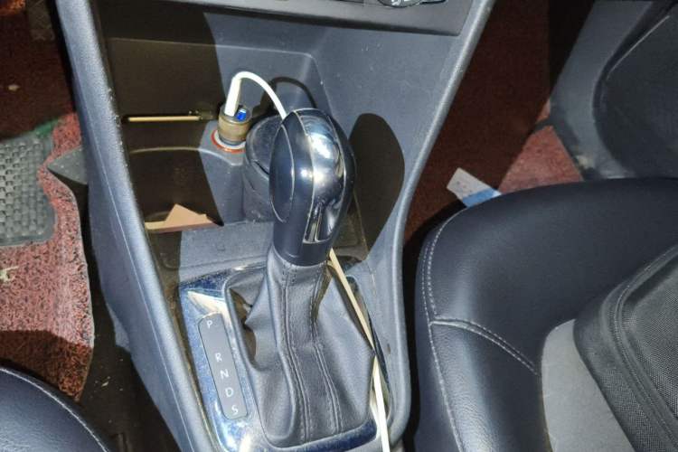 Used Volkswagen Santana 2015 1.6L Automatic Comfort Edition Gear Lever