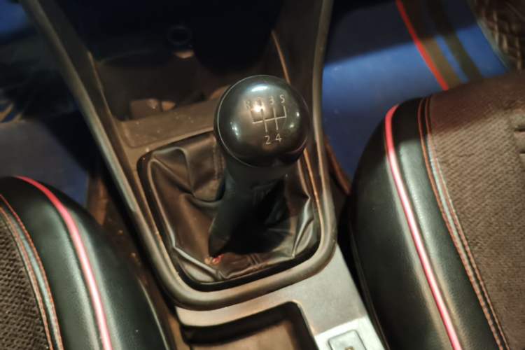 Used Volkswagen Santana 2015 1.6L Manual Fashion Edition Gear Lever