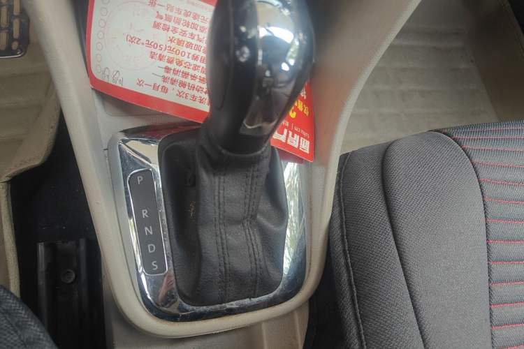 Used Volkswagen Santana 2015 1.6L Automatic Comfort Edition Gear Lever