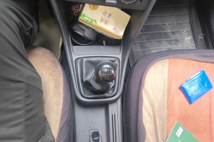Used Volkswagen Santana 2015 1.6L Manual Fashion Edition Gear Lever