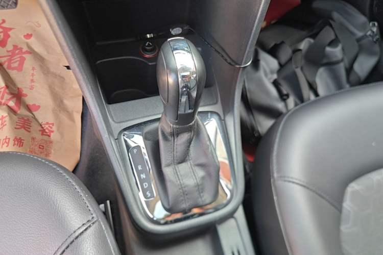 Used Volkswagen Santana 2015 1.6L Automatic Comfort Edition Gear Lever