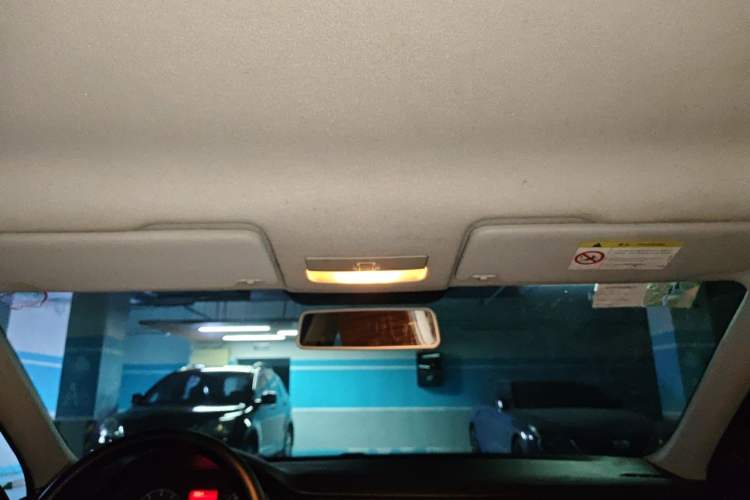 Used Volkswagen Santana 2015 1.6L Manual Fashion Edition Headliner