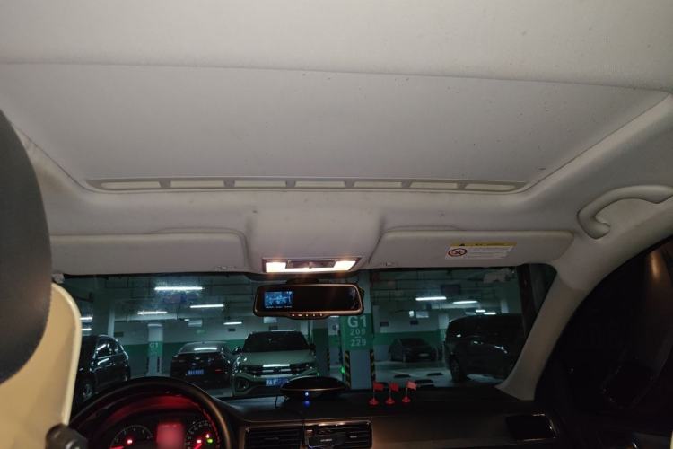 Used Volkswagen Santana 2015 1.6L Automatic Comfort Edition Headliner