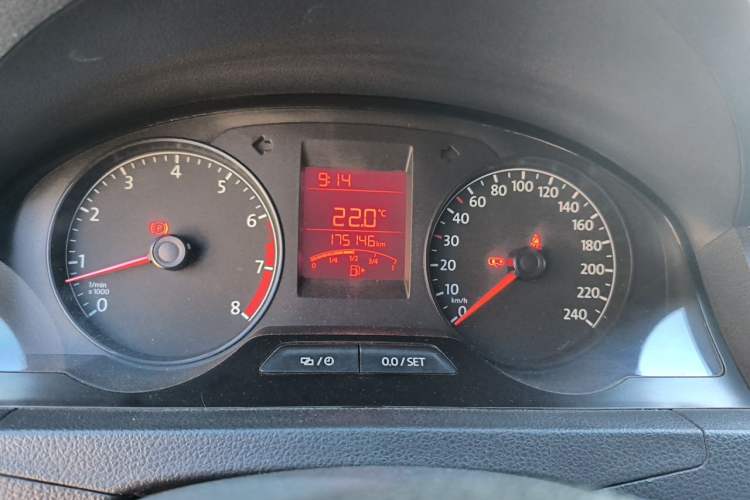 Used Volkswagen Santana 2015 1.6L Manual Fashion Edition Instrument Cluster