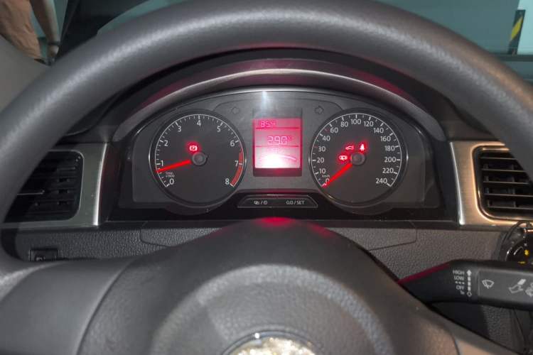 Used Volkswagen Santana 2015 1.6L Manual Fashion Edition Instrument Cluster