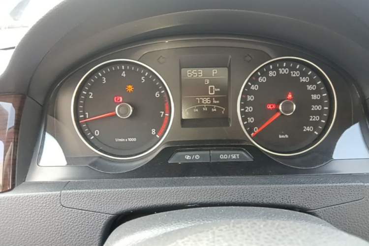 Used Volkswagen Santana 2015 1.6L Automatic Luxury Edition Instrument Cluster