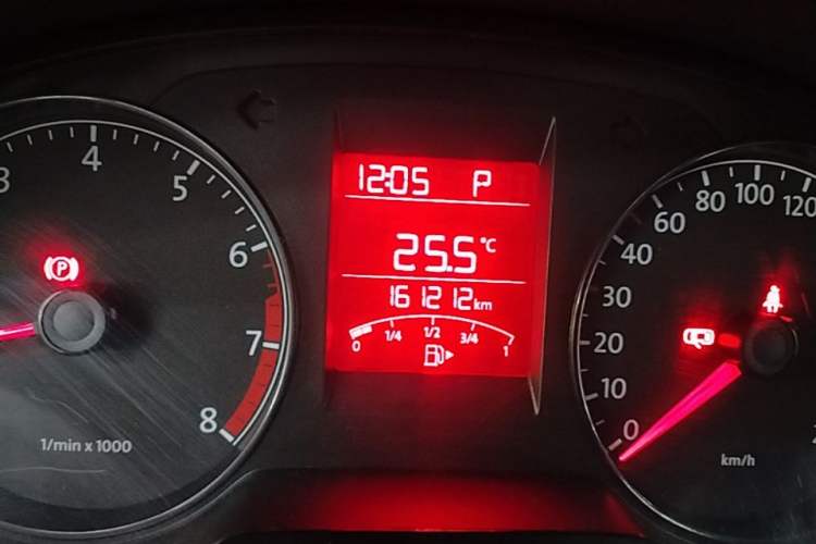 Used Volkswagen Santana 2015 1.6L Automatic Fashion Edition Instrument Cluster