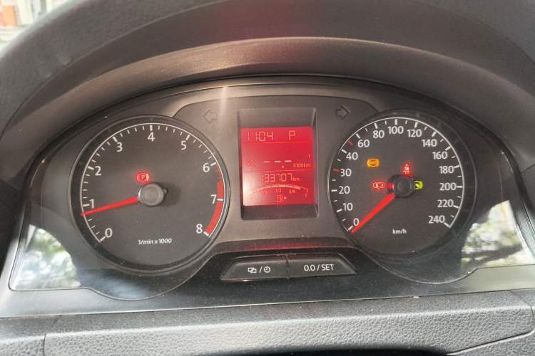 Used Volkswagen Santana 2015 1.6L Automatic Fashion Edition Instrument Cluster