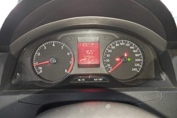 Used Volkswagen Santana 2015 1.6L Automatic Fashion Edition Instrument Cluster