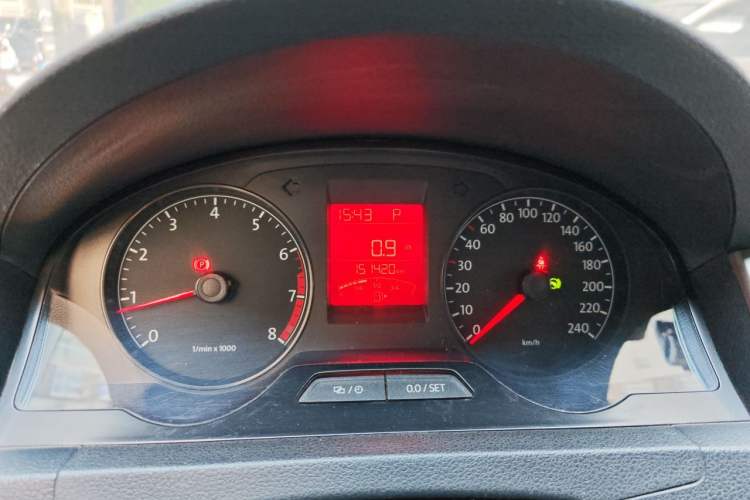 Used Volkswagen Santana 2015 1.6L Automatic Comfort Edition Instrument Cluster