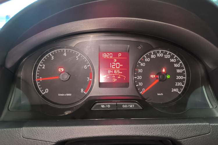 Used Volkswagen Santana 2015 1.6L Automatic Comfort Edition Instrument Cluster