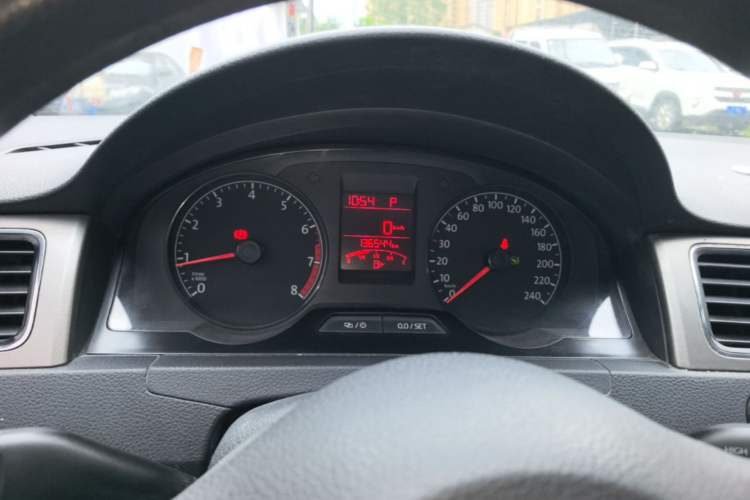Used Volkswagen Santana 2015 1.6L Automatic Comfort Edition Instrument Cluster