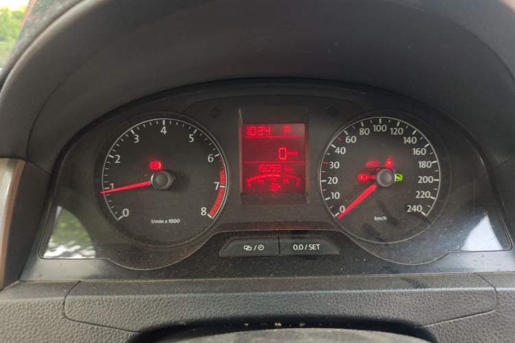 Used Volkswagen Santana 2015 1.6L Automatic Comfort Edition Instrument Cluster