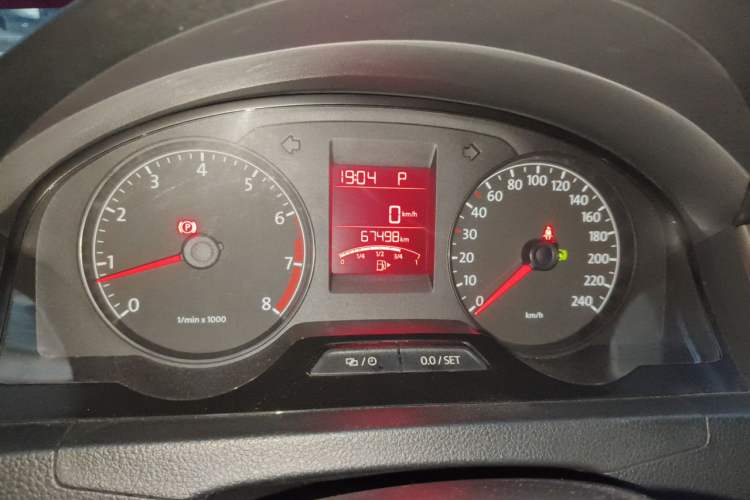 Used Volkswagen Santana 2015 1.6L Automatic Comfort Edition Instrument Cluster