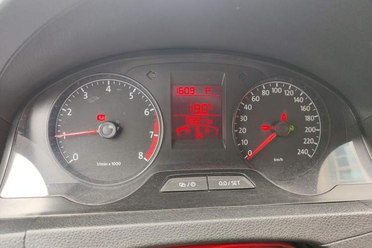Used Volkswagen Santana 2015 1.6L Automatic Fashion Edition Instrument Cluster