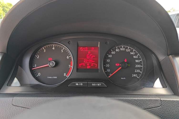 Used Volkswagen Santana 2015 1.6L Automatic Comfort Edition Instrument Cluster