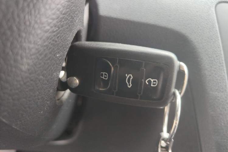 Used Volkswagen Santana 2015 1.6L Automatic Comfort Edition Interior 1