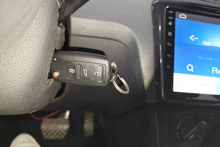 Used Volkswagen Santana 2015 1.6L Automatic Fashion Edition Interior 1