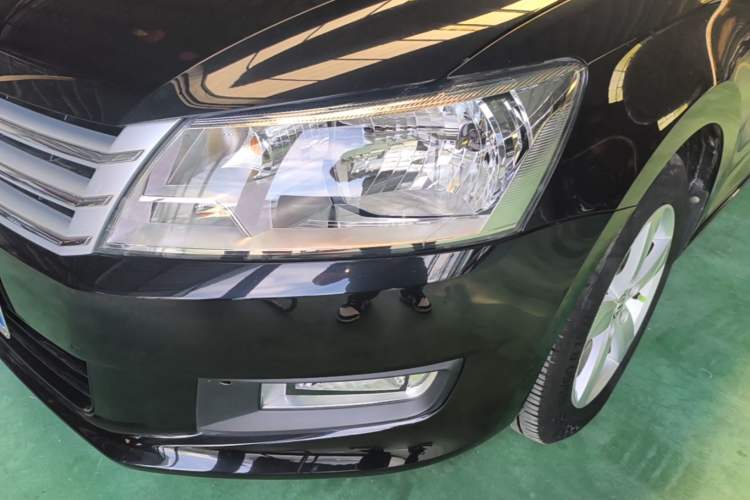 Used Volkswagen Santana 2015 1.6L Automatic Comfort Edition Left Front Headlight