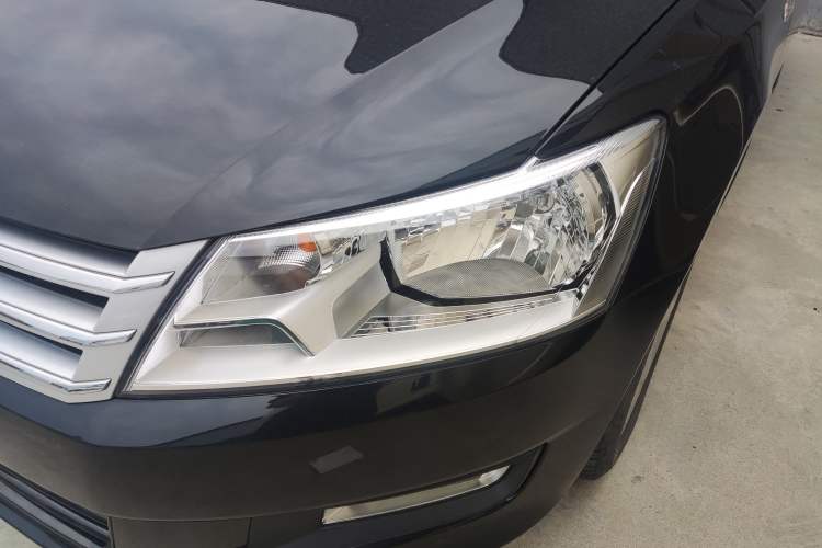 Used Volkswagen Santana 2015 1.6L Manual Comfort Edition Left Front Headlight