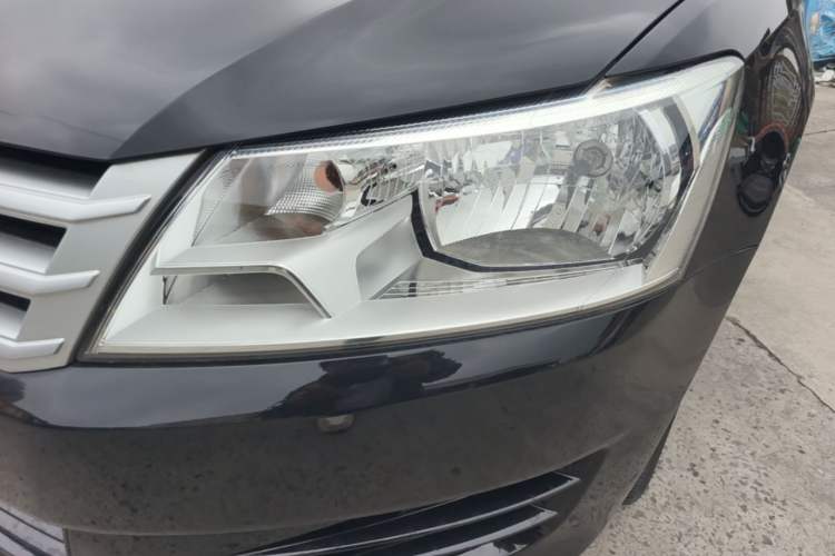Used Volkswagen Santana 2015 1.6L Automatic Fashion Edition Left Front Headlight