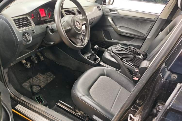 Used Volkswagen Santana 2015 1.6L Manual Comfort Edition Left Front Seat