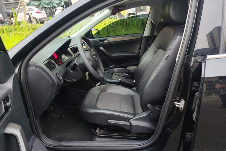 Used Volkswagen Santana 2015 1.6L Automatic Comfort Edition Left Front Seat