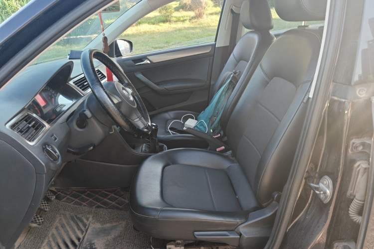 Used Volkswagen Santana 2015 1.6L Manual Comfort Edition Left Front Seat
