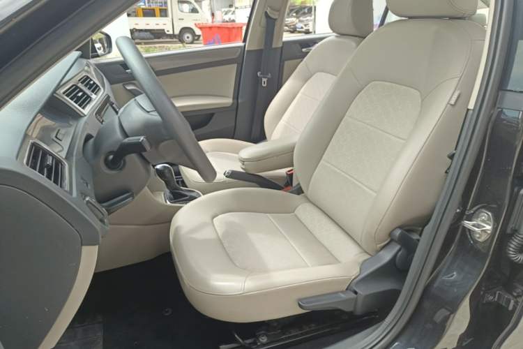 Used Volkswagen Santana 2015 1.6L Automatic Comfort Edition Left Front Seat
