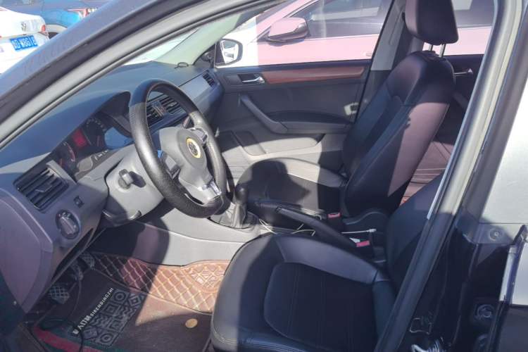 Used Volkswagen Santana 2015 1.4L Manual Fashion Edition Left Front Seat